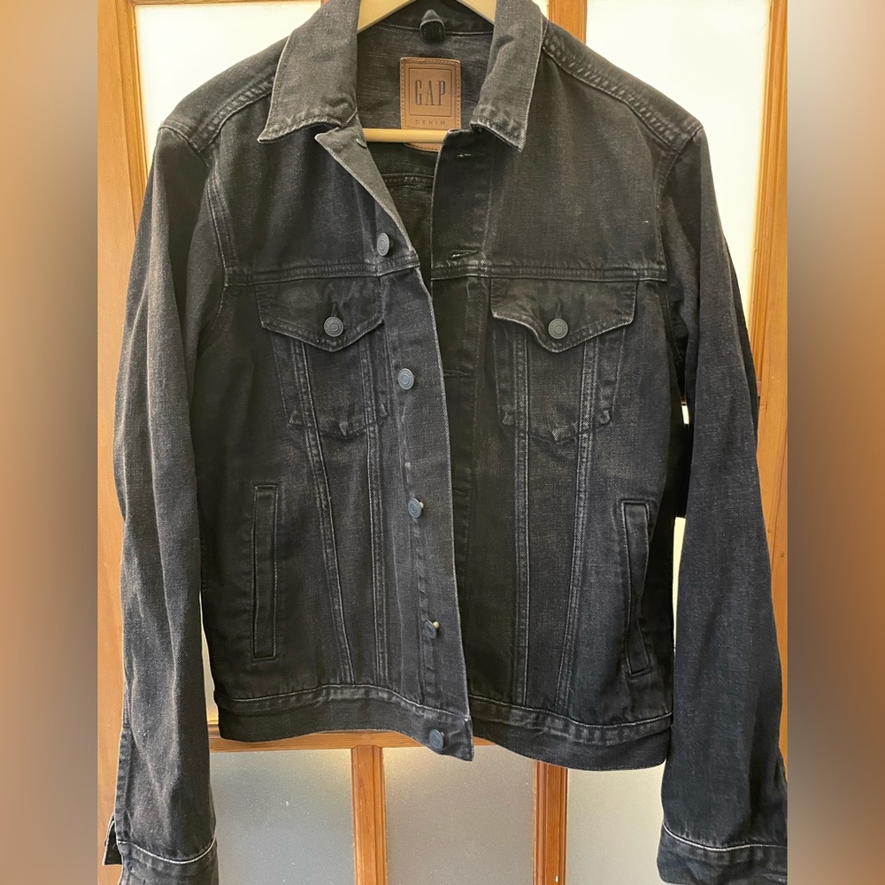 NWT GAP men’s denim jacket - black - small